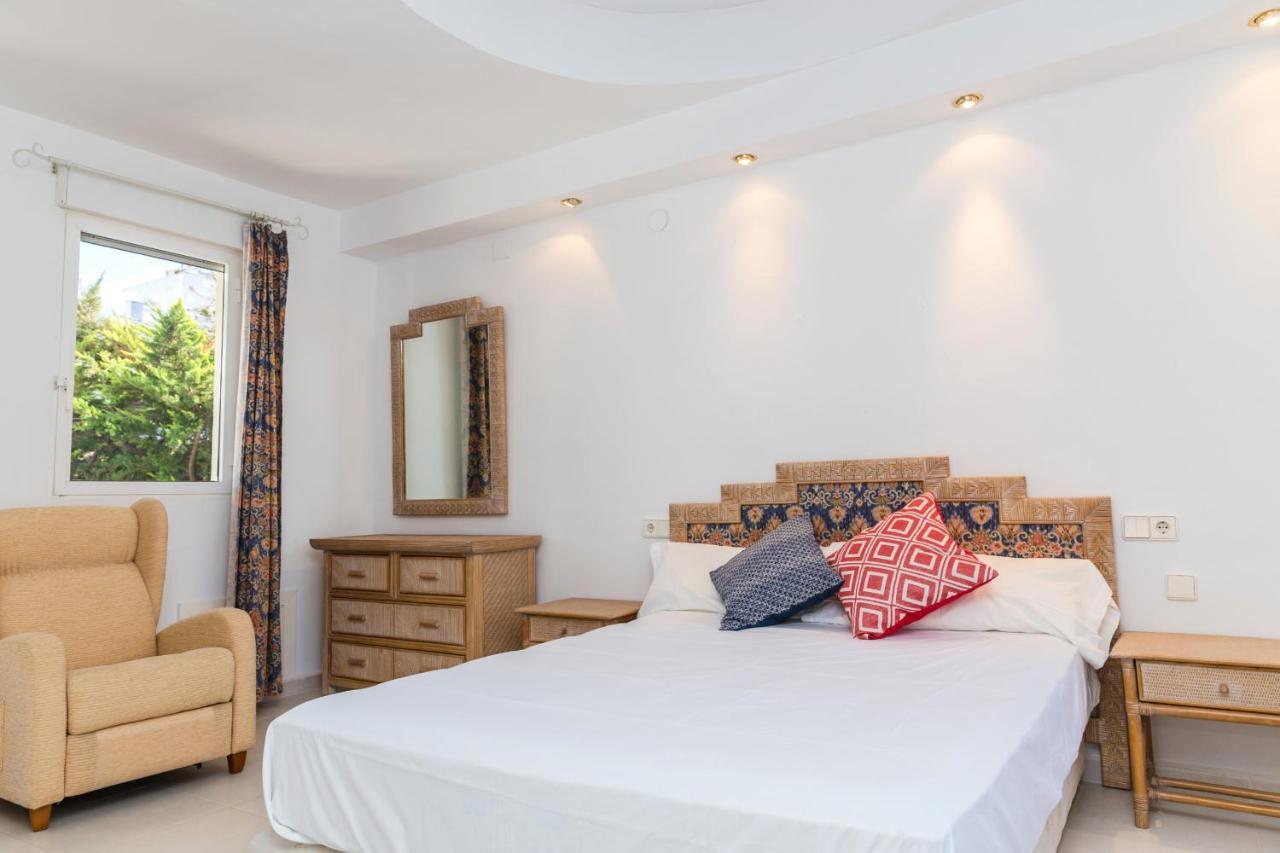 Oasis Club II Triplex Apartment By Rock Rentals Xabia Bagian luar foto